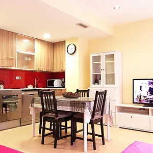 lloret-beach-apartments.catalonia-hotels.com/